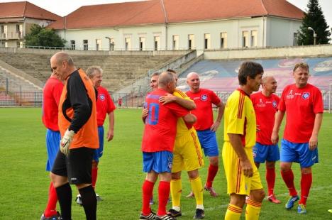 5.000 de oameni la meciul caritabil al FC Bihor. Hagi a făcut spectacol (FOTO)