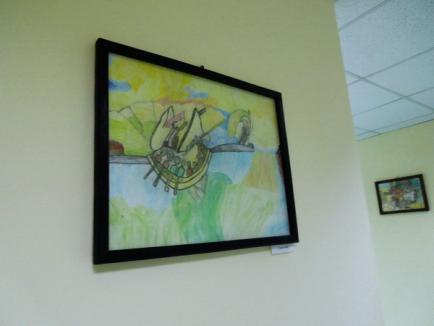 Inedit: Spitalul Municipal găzduieşte o expoziţie de pictură realizată de bolnavi psihici (FOTO)