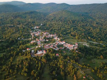 'Irimă' de români: Trei fotografi orădeni au făcut prima monografie în imagini a istroromânilor din Croaţia (FOTO)