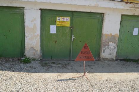 12 garaje din strada Călăraşilor vor fi demolate pentru a face loc parcărilor (FOTO)