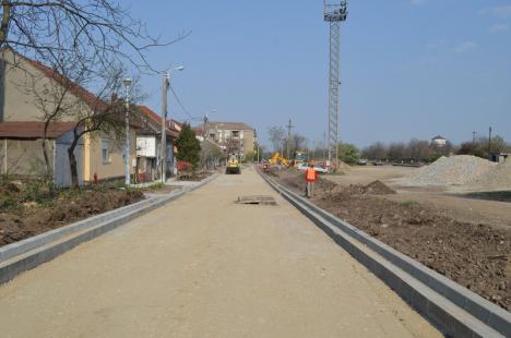 Drumul din strada Martin Andersen Nexo, de lângă Podul Teodor Neș din Oradea, prinde contur (FOTO / VIDEO)