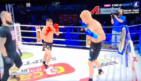 'Printre ultimele meciuri': 'Muntele Bihorului' l-a spulberat pe sârbul Adnan Alic într-o luptă în care l-a trimis de trei ori la podea (FOTO / VIDEO)