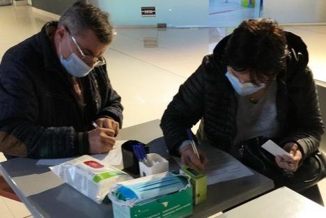 Vaccinare la shopping. În Oradea, s-a deschis un centru cu serurile Pfizer şi Johnson & Johnson în complexul comercial Auchan (FOTO)