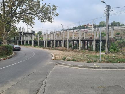 Ruinele de lângă Parcul Brătianu din Oradea vor fi demolate, iar zona transformată în parcare