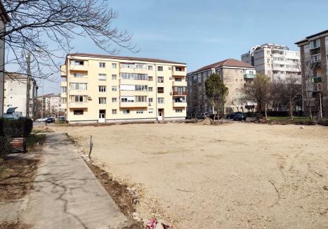 Constructorii au început amenajarea a 78 locuri de parcare în Oradea, pe amplasamentul fostului bloc din strada Liszt Ferenc (FOTO)