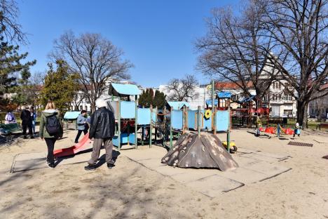 Jocuri murdare: Părinții se plâng de starea deplorabilă a locurilor de joacă din Oradea (FOTO)