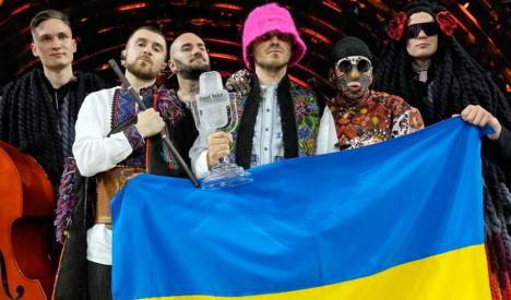 'Slava Ucraini!' Ucraina a câştigat Eurovision cu o piesă dedicată mamelor