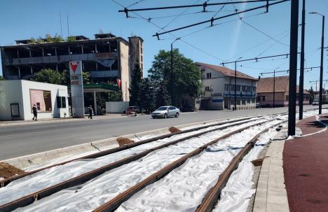 Constructorii pregătesc înierbarea liniei de tramvai din zona Nufărul-Cantemir (FOTO)