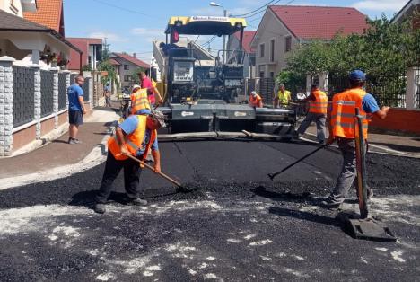 Strada George Bacaloglu din cartierul Tineretului a intrat în lucrări de asfaltare (FOTO)