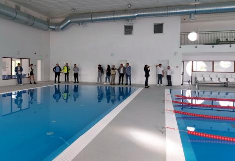 Cele două bazine didactice de înot pentru elevii din Salonta au fost recepţionate (FOTO)