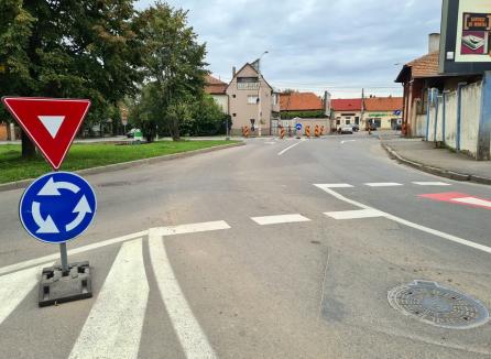 Oradea: Sensul de mers pe strada Seleuşului spre Calea Clujului a fost lărgit la două benzi pentru fluidizarea traficului (FOTO)