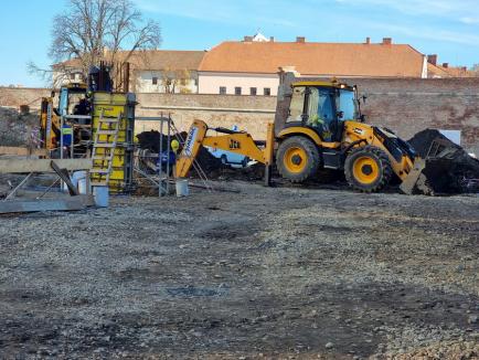 În ce fază sunt lucrările la parcarea de lângă catedrala ortodoxă din Oradea (FOTO / VIDEO)
