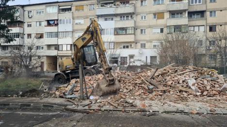 FOTO/VIDEO: O nouă casă demolată de Primăria Oradea, pentru a face loc unei parcări