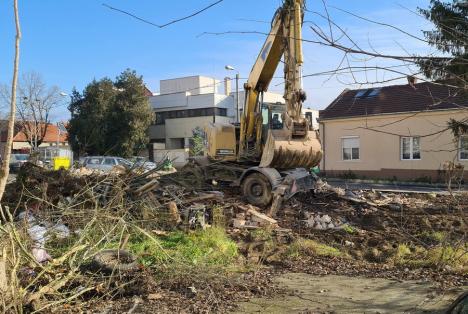 FOTO/VIDEO: O nouă casă demolată de Primăria Oradea, pentru a face loc unei parcări