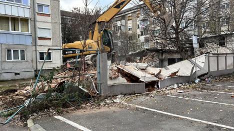 Încă o casă din Oradea a fost demolată. În locul ei vor fi amenajate locuri de parcare (FOTO)