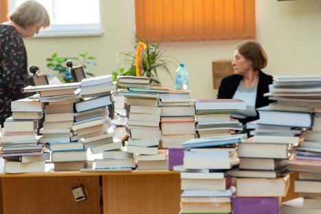 Și Oradea donează 1.000 de volume în limba română comunei Băcioi din Republica Moldova