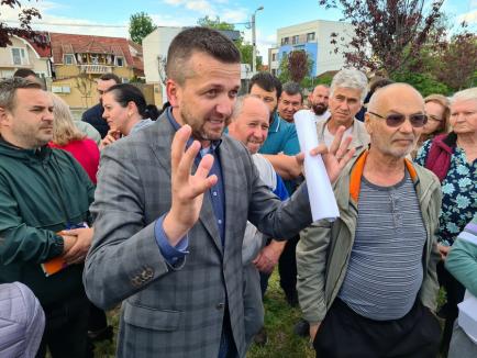 Revoltă pe strada Meşteşugarilor din Oradea. Locuitorii, supărați că lărgirea carosabilului a început fără ca ei să fie consultați! (FOTO)