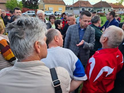 Revoltă pe strada Meşteşugarilor din Oradea. Locuitorii, supărați că lărgirea carosabilului a început fără ca ei să fie consultați! (FOTO)