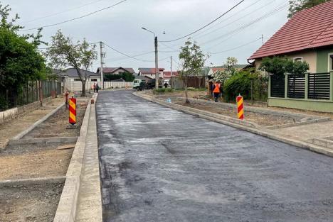 Lucrări de modernizare străzi, în valoare de 1,3 milioane de lei, în cartierele Luceafărul şi Veteranilor (FOTO)