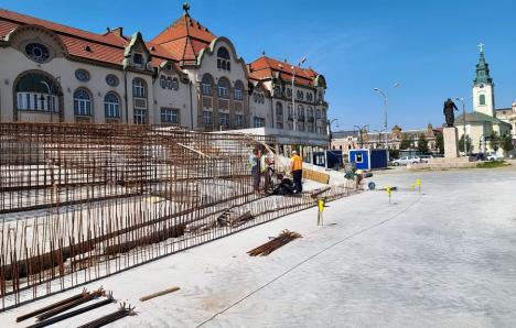 Constructorii amenajează viitoarea galerie de artă din Piața Independenței (FOTO)