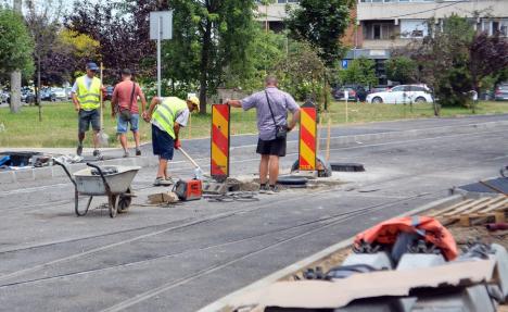 Șantier de vacanță: Reparaţii de 2,3 milioane euro la peste 6 kilometri de linie dublă de tramvai în Oradea