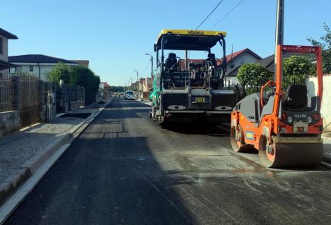 Cu o lună mai devreme: Strada Ştefan Lupşa din cartierul Grigorescu va fi asfaltată până la începutul lunii august (FOTO / VIDEO)