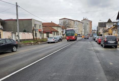Strada Meşteşugarilor din Oradea a redevenit cu dublu sens în urma lucrărilor de lărgire. Şantierul va continua după încălzirea vremii! (FOTO)