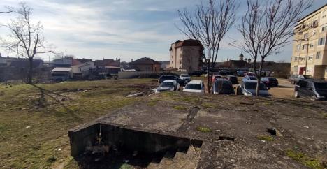 Nu locuințe, ci loc de joacă! Protest în Oradea împotriva construirii unui bloc ANL în Dragoş Vodă (FOTO)