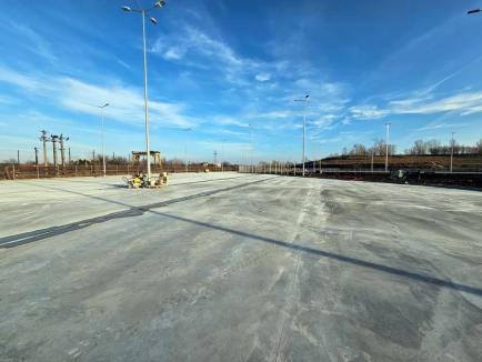 Terminalul intermodal din Episcopia Bihor va fi dat în chirie, pentru 300.000 euro pe an, unei asocieri româno-olandeze. Când ar putea fi deschis (FOTO)