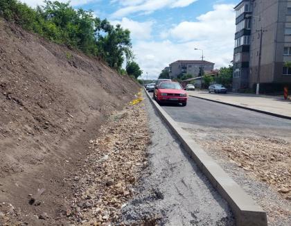 Termen, luna iulie: 230 de locuri de parcare vor fi amenajate în locul garajelor demolate din zona străzii Milcovului (FOTO)