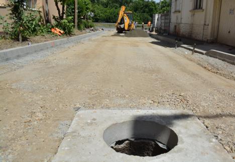 Urmează asfaltarea. Strada Râului va fi deschisă traficului rutier în ultima săptămână din mai (FOTO)