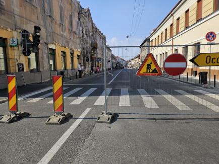 Alt drum închis peste vară! Constructorii au spart miercuri strada Avram Iancu, pentru înlocuirea reţelelor (FOTO)