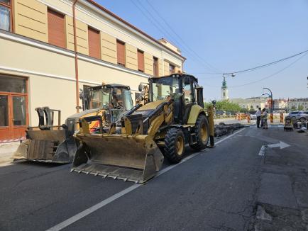 Alt drum închis peste vară! Constructorii au spart miercuri strada Avram Iancu, pentru înlocuirea reţelelor (FOTO)