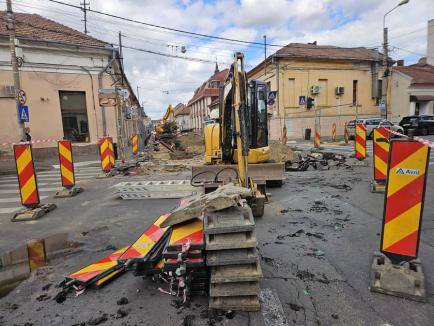 Intersecția străzilor Avram Iancu și Cuza Vodă din Oradea se închide începând de joi traficului auto (FOTO)