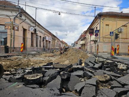 Intersecția străzilor Avram Iancu și Cuza Vodă din Oradea se închide începând de joi traficului auto (FOTO)