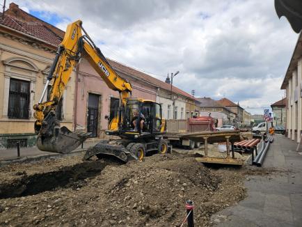 Intersecția străzilor Avram Iancu și Cuza Vodă din Oradea se închide începând de joi traficului auto (FOTO)