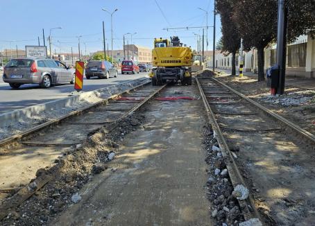 „Un termen strâns”: Muncitorii lucrează și ziua, și noaptea pentru ca tramvaiele să poată circula pe Calea Aradului, din 9 septembrie (FOTO)