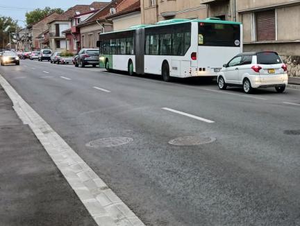 Şcoala în şantier: Prima zi de cursuri s-a lăsat cu ambuteiaje în lanţ pe arterele către zona centrală a Oradiei (FOTO)