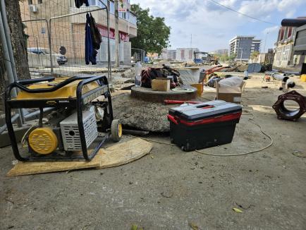 Noi întreruperi de apă. Relocarea reţelelor de la pasajul Decebal va dura până în octombrie (FOTO)