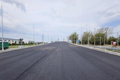 Pasajul rutier din Calea Borşului ar putea fi deschis circulaţiei luna viitoare (FOTO)