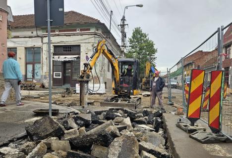 Lucrări cu întârziere. Închiderea străzii Avram Iancu se prelungeşte cel puţin până la finalul lunii octombrie (FOTO)