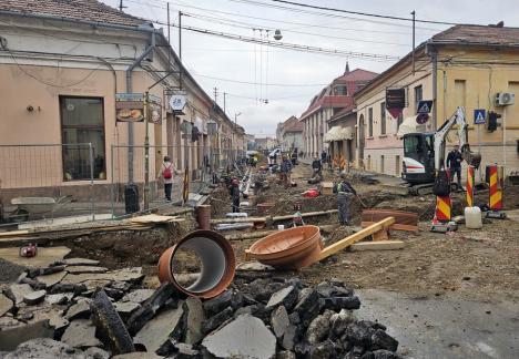 Lucrări cu întârziere. Închiderea străzii Avram Iancu se prelungeşte cel puţin până la finalul lunii octombrie (FOTO)