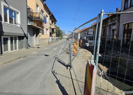 În întârziere. Constructorii vor începe abia vineri lucrările din cel de-al treilea tronson al străzii Avram Iancu din Oradea (FOTO)