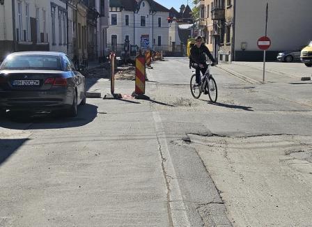 În întârziere. Constructorii vor începe abia vineri lucrările din cel de-al treilea tronson al străzii Avram Iancu din Oradea (FOTO)