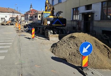 În întârziere. Constructorii vor începe abia vineri lucrările din cel de-al treilea tronson al străzii Avram Iancu din Oradea (FOTO)