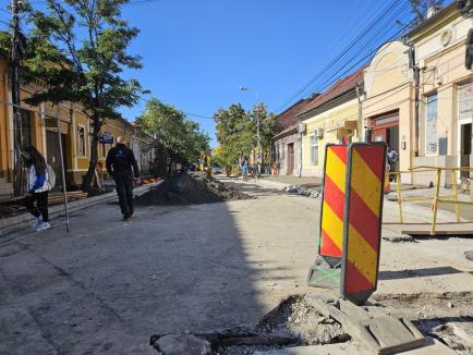 În întârziere. Constructorii vor începe abia vineri lucrările din cel de-al treilea tronson al străzii Avram Iancu din Oradea (FOTO)