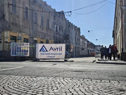 În întârziere. Constructorii vor începe abia vineri lucrările din cel de-al treilea tronson al străzii Avram Iancu din Oradea (FOTO)