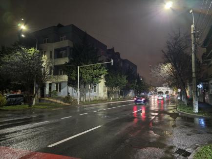 Sărbători ultracentrale: Ca să nu facă risipă, Primăria Oradea a limitat iluminatul de Crăciun la centrul orașului (FOTO)