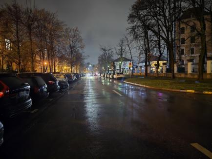 Sărbători ultracentrale: Ca să nu facă risipă, Primăria Oradea a limitat iluminatul de Crăciun la centrul orașului (FOTO)