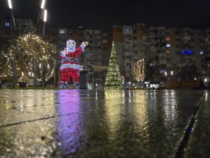 Sărbători ultracentrale: Ca să nu facă risipă, Primăria Oradea a limitat iluminatul de Crăciun la centrul orașului (FOTO)